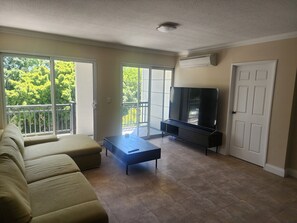 Living area - West Perth apartment. Walking distance to CBD, King's Park and Public transport. (West Perth)