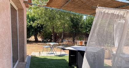 Rez-de-jardin Studio8 Cosy~Piscine~Jardin