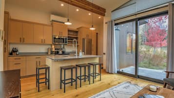 Micro-ondes, four, plaque de cuisson, lave-vaisselle