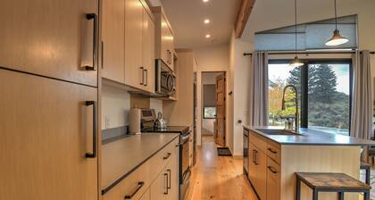 Charming 2 bedroom Cottage in Dark Sky Corridor, Wildlife and Silence!