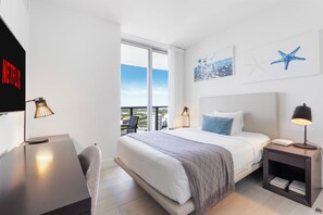 3 camere, una cassaforte in camera, una scrivania, ferro/asse da stiro