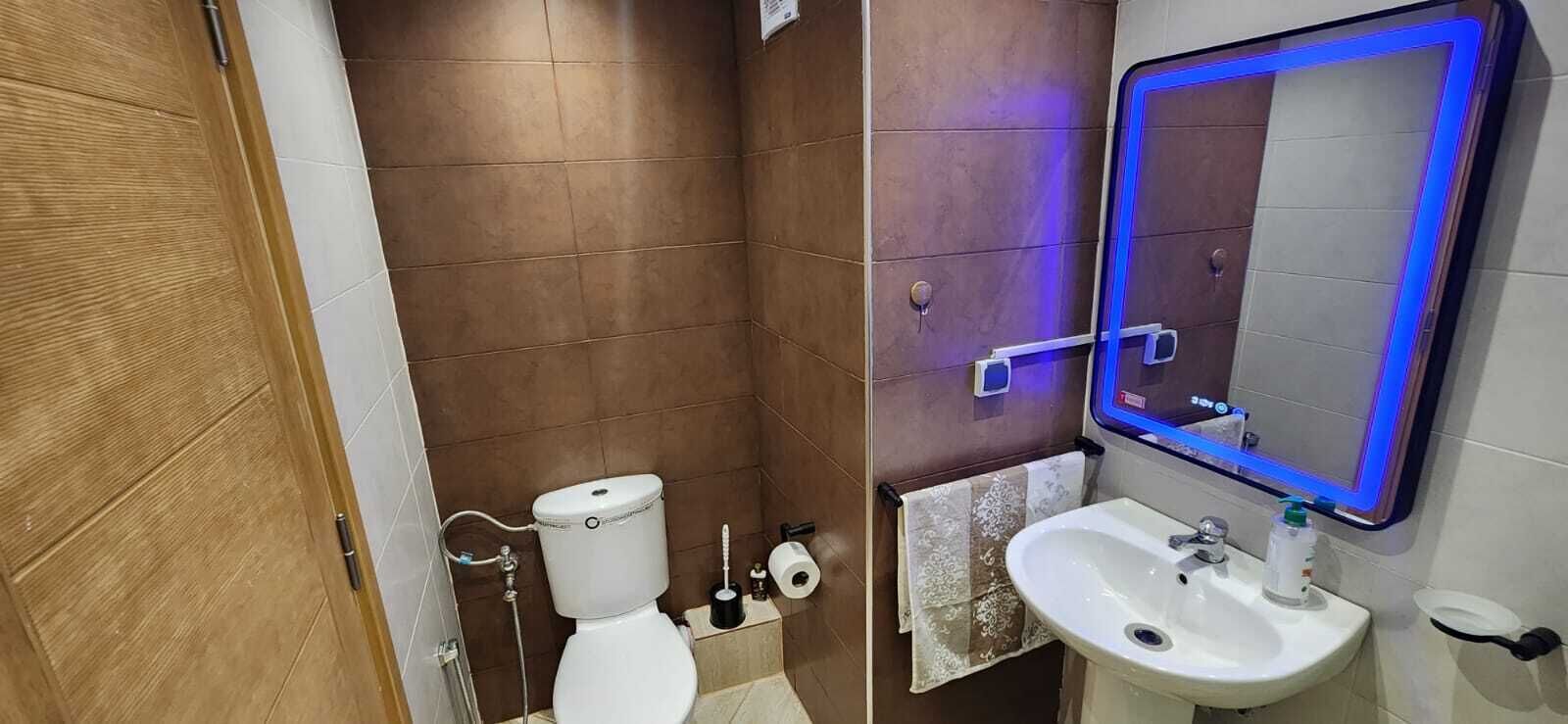 吹风机、毛巾、肥皂、卫生纸