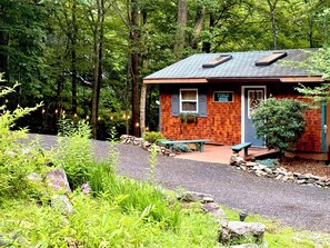 Exterior - Welcome to Black Mountain Stomping Ground's Fiddle Creek w King Bed/brook. (Black Mountain)
