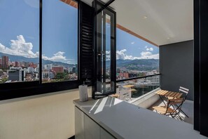 Interior - lEPl Nice Apt w/Pool, Good Zone, Bbq & Balcony (Medellín)