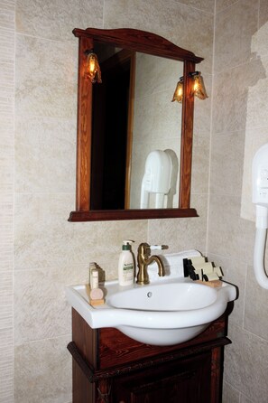 Comfort Double or Twin Room, Balcony, Mountain View | Bathroom | Shower, hair dryer, towels, soap - Despotato (Sparta)