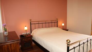 Quarto casal ou duplo luxo, sacada, vista para a montanha | Wi-Fi de cortesia