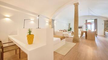 Superior Apartment, Patio, Pool View