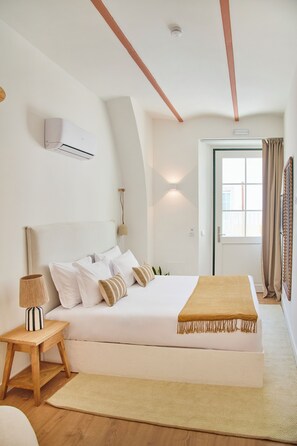 Double Room, Patio, Pool View | Free WiFi - Pátio do Tempo (Évora)
