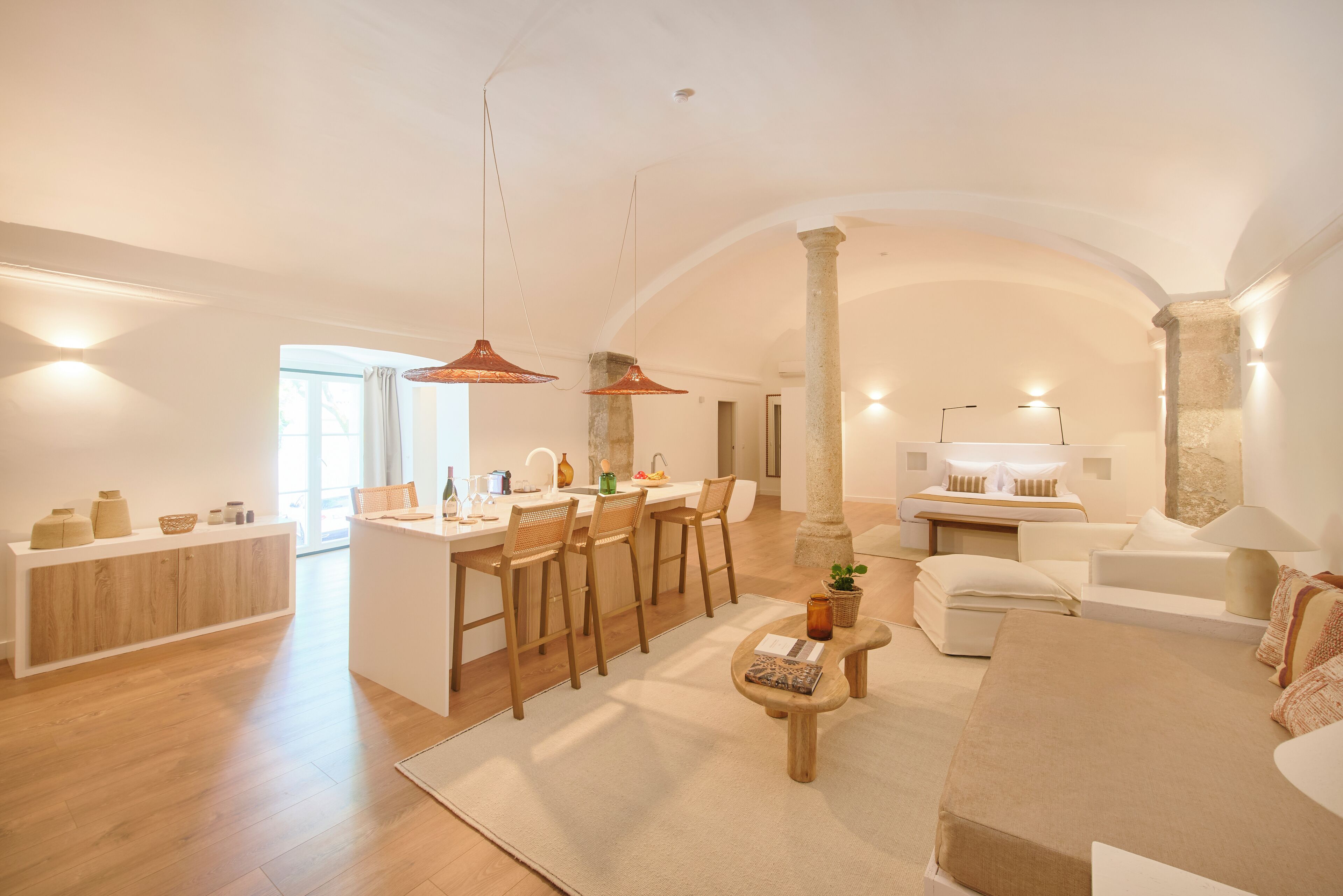 Superior-Apartment, Terrasse, Poolblick | Kostenloses WLAN