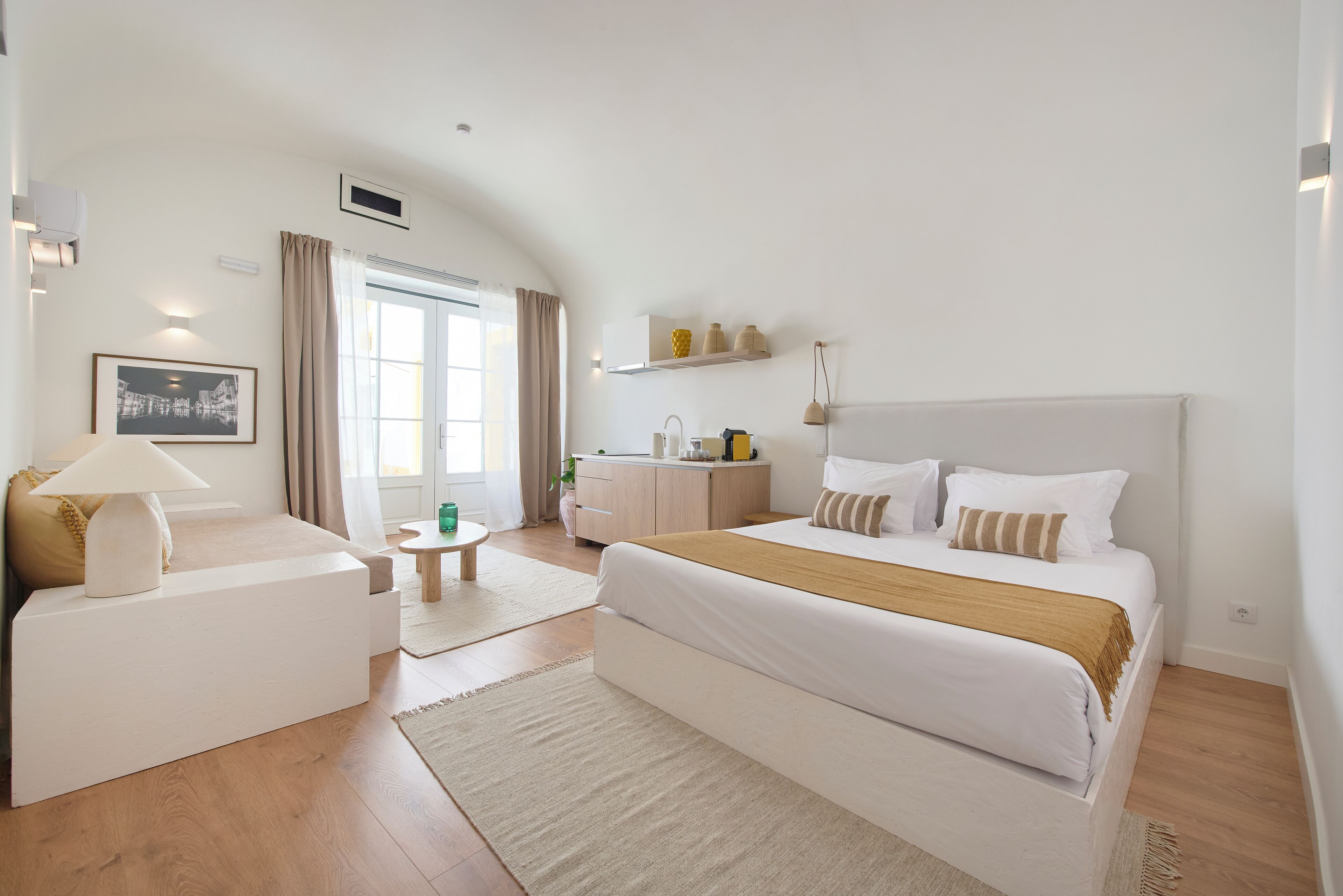 Superior-Studio, Terrasse, Poolblick | Kostenloses WLAN