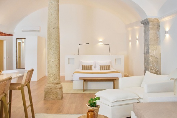 Superior Apartment, Patio, Pool View | Free WiFi