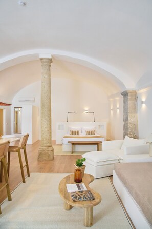 Appartement Supérieur, patio, vue piscine | Wi-Fi gratuit