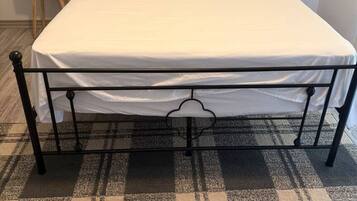 Desk, iron/ironing board, free WiFi, bed sheets