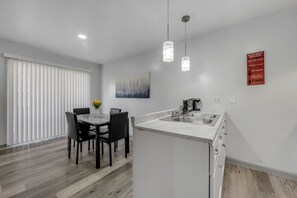 Private kitchen - Comfortable 2 BR Apartment (Dallas)