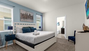 5 bedrooms, iron/ironing board, Internet, bed sheets - 5BR Villa w/ Pool + Resort Access – Solterra (Davenport)