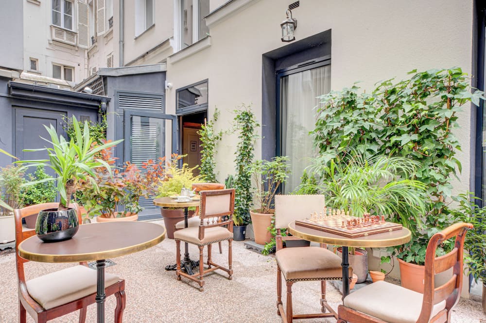 Hôtel Maât Batignolles