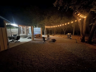 Cozy Medicine Pk Hideaway Hot Tub & Festivals BZ