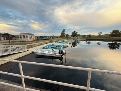 Cozy Medicine Pk Hideaway Hot Tub & Festivals BZ