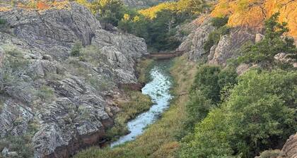 Cozy Medicine Pk Hideaway Hot Tub & Festivals BZ