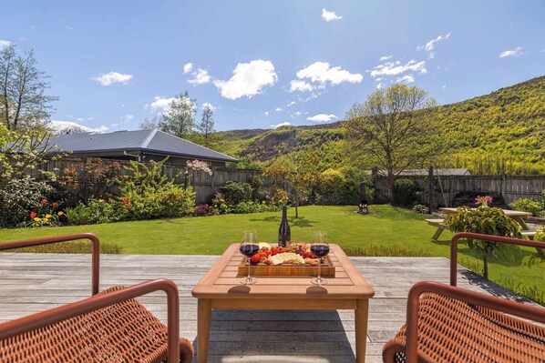 تناول الطعام بالخارج