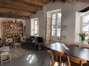 Dining - The leaning house (Loix)