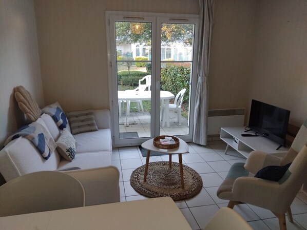 Télévision, cheminée