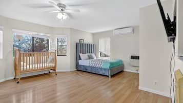 5 bedrooms, WiFi, bed sheets