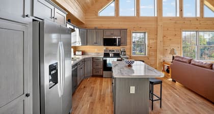 NEW! Peaceful Lakefront Cabin in the Catskills