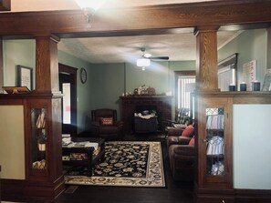 Lobby - Tranquil 4-bedroom house with AC in West Lafayette (West Lafayette)