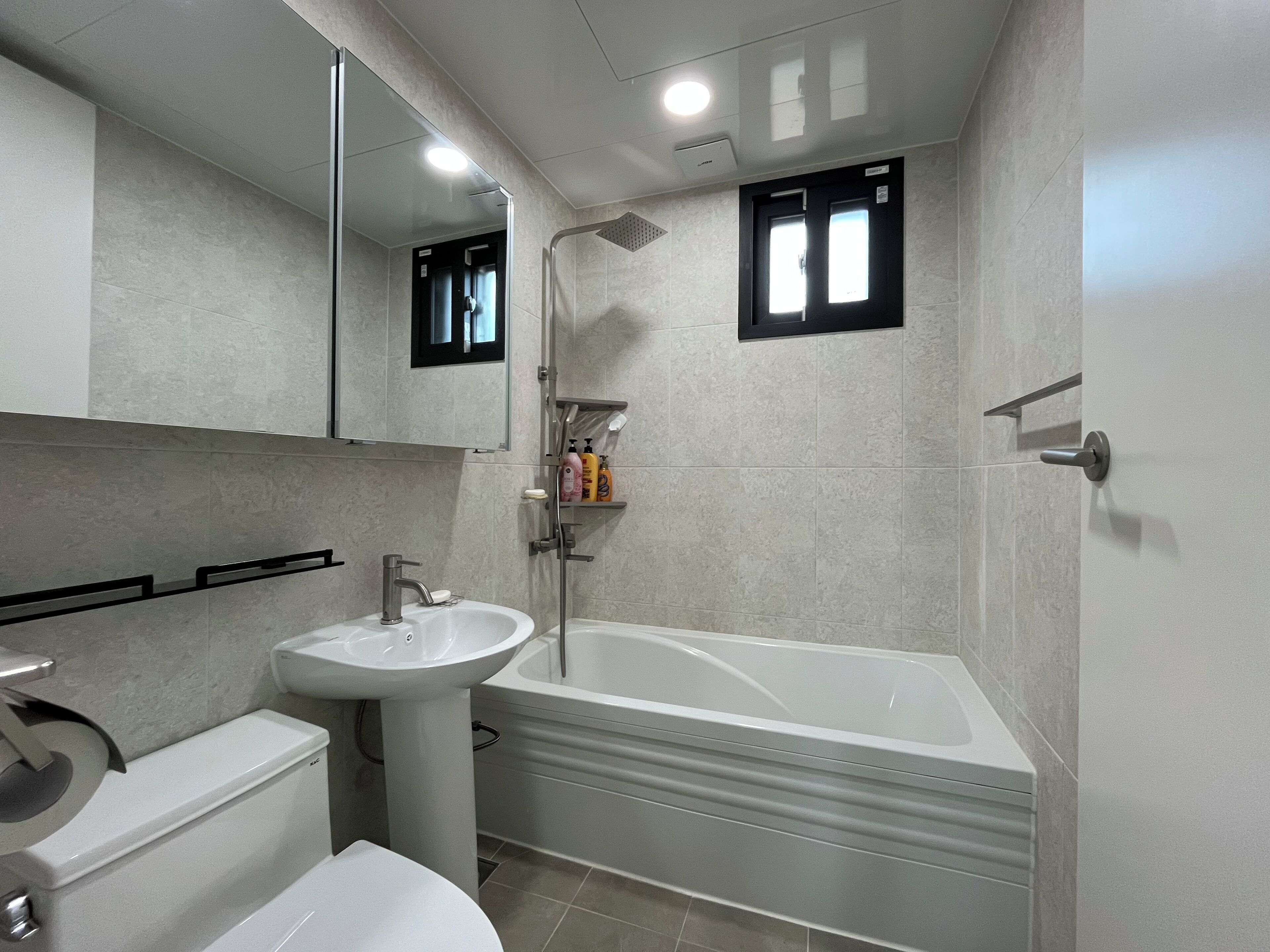 Family Duplex, Sea View (Adjustment Fee for Warm Water 50,000 KRW | Hot Water 70,000 KRW) | Banheiro
