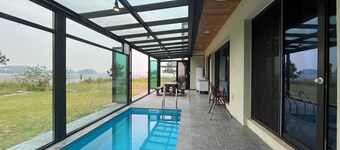 Sea & You pool villa pension