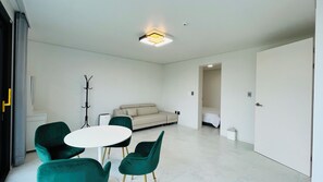 Family Duplex, Sea View (Adjustment Fee for Warm Water 50,000 KRW | Hot Water 70,000 KRW) | Free WiFi - Sea & You pool villa pension (Taean)