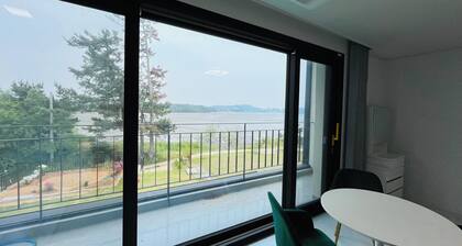 Sea & You pool villa pension