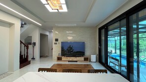 Family Duplex, Sea View (Adjustment Fee for Warm Water 50,000 KRW | Hot Water 70,000 KRW) | Living area - Sea & You pool villa pension (Taean)