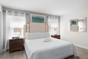 4 slaapkamers, een strijkplank/strijkijzer, internet, beddengoed