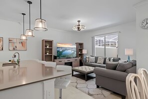 TV, video games - ChampionsGate 4BR w/ Pool, Themes, Near Disney (Davenport)