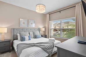 4 bedrooms, iron/ironing board, Internet, bed sheets - Disney Area ChampionsGate 4BR Townhome w/ Pool (Davenport)