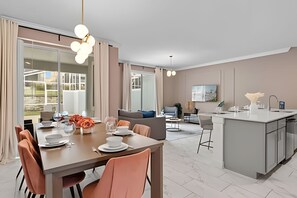 Dining - Disney Area ChampionsGate 4BR Townhome w/ Pool (Davenport)