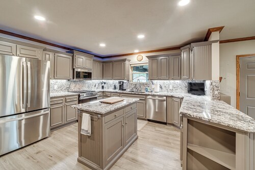 Family-Friendly Tulsa Suburb Home By Parks & River