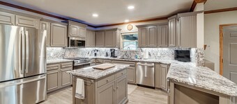 Family-Friendly Tulsa Suburb Home By Parks & River