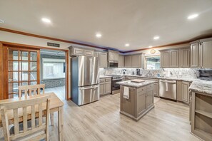 Refrigerador, microondas, parrilla de estufa y lavavajillas 