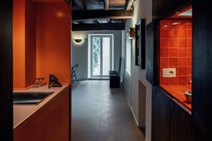 Luksussuite, tekjøkken | Eget kjøkken | Kjøleskap, ovn, kokeplater og kjøkkenutstyr