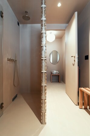 جناح فاخر - بمطبخ مصغر | حمام | مجففات شعر، مناشف، صابون، شامبو