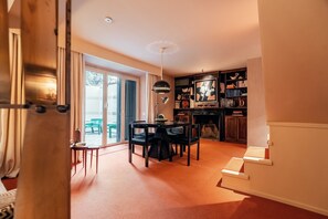 Phòng Suite Cao cấp, 1 phòng ngủ, bếp nhỏ | Khu phòng khách