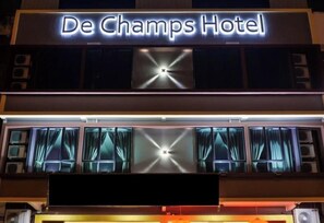 Front of property - De Champs Hotel (Kuantan)