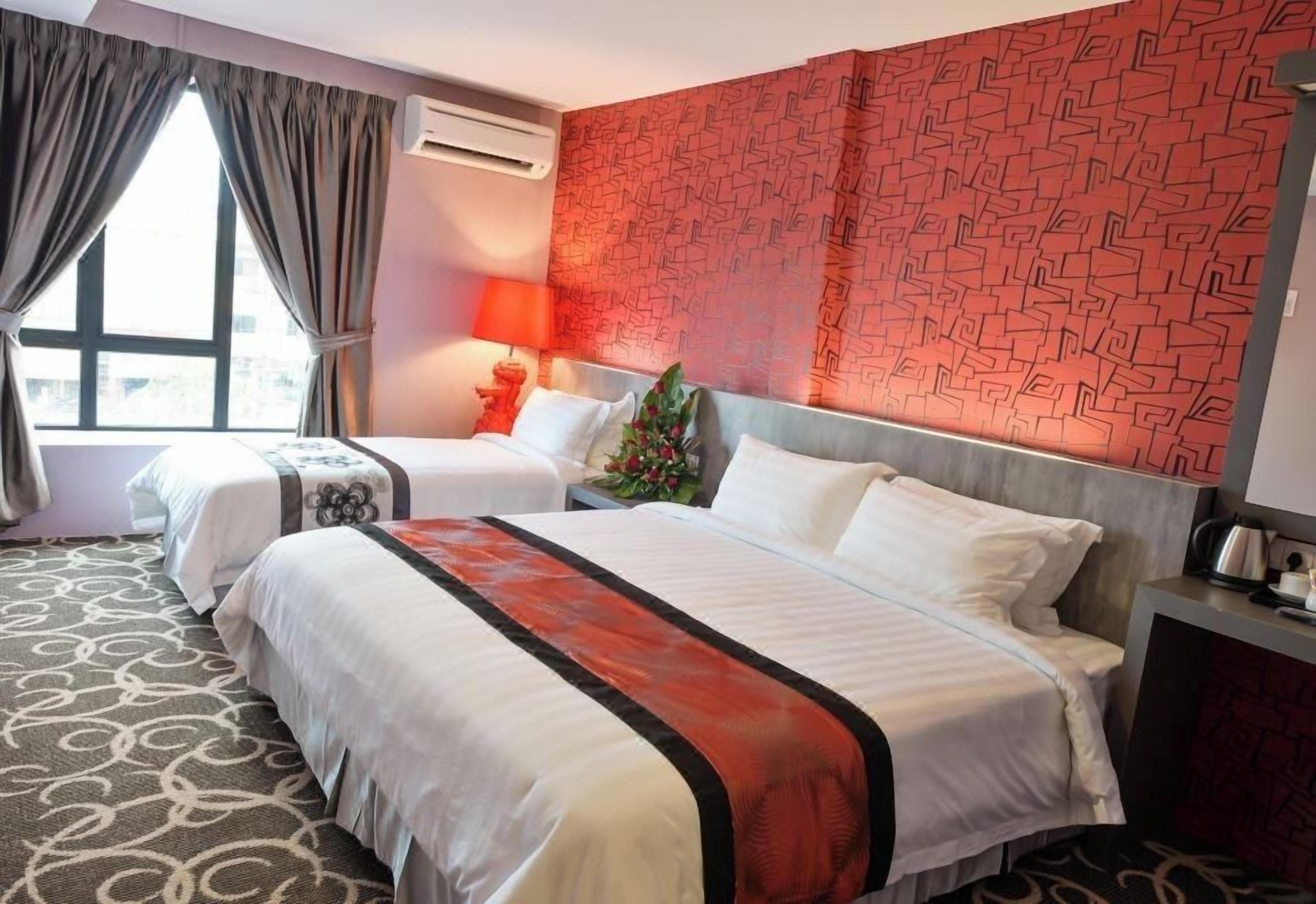 Deluxe Twin Room | Iron/ironing board, free WiFi