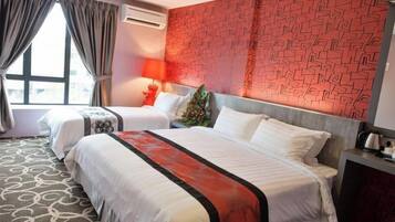 Deluxe Twin Room | Iron/ironing board, free WiFi