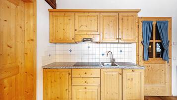 Kühlschrank, Ofen, Herdplatte, Geschirrspüler