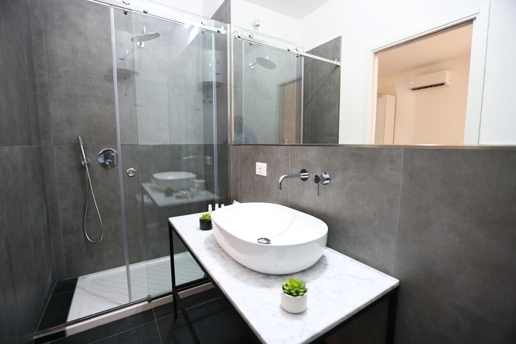 Douche, serviettes fournies