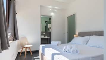 1 bedroom, bed sheets